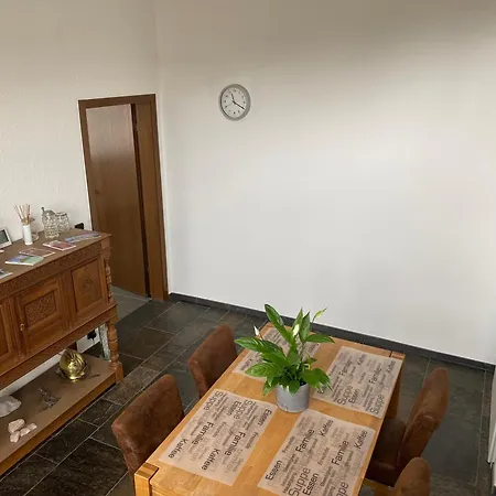 ホームステイ Gaestehaus Klein ニュルティンゲン